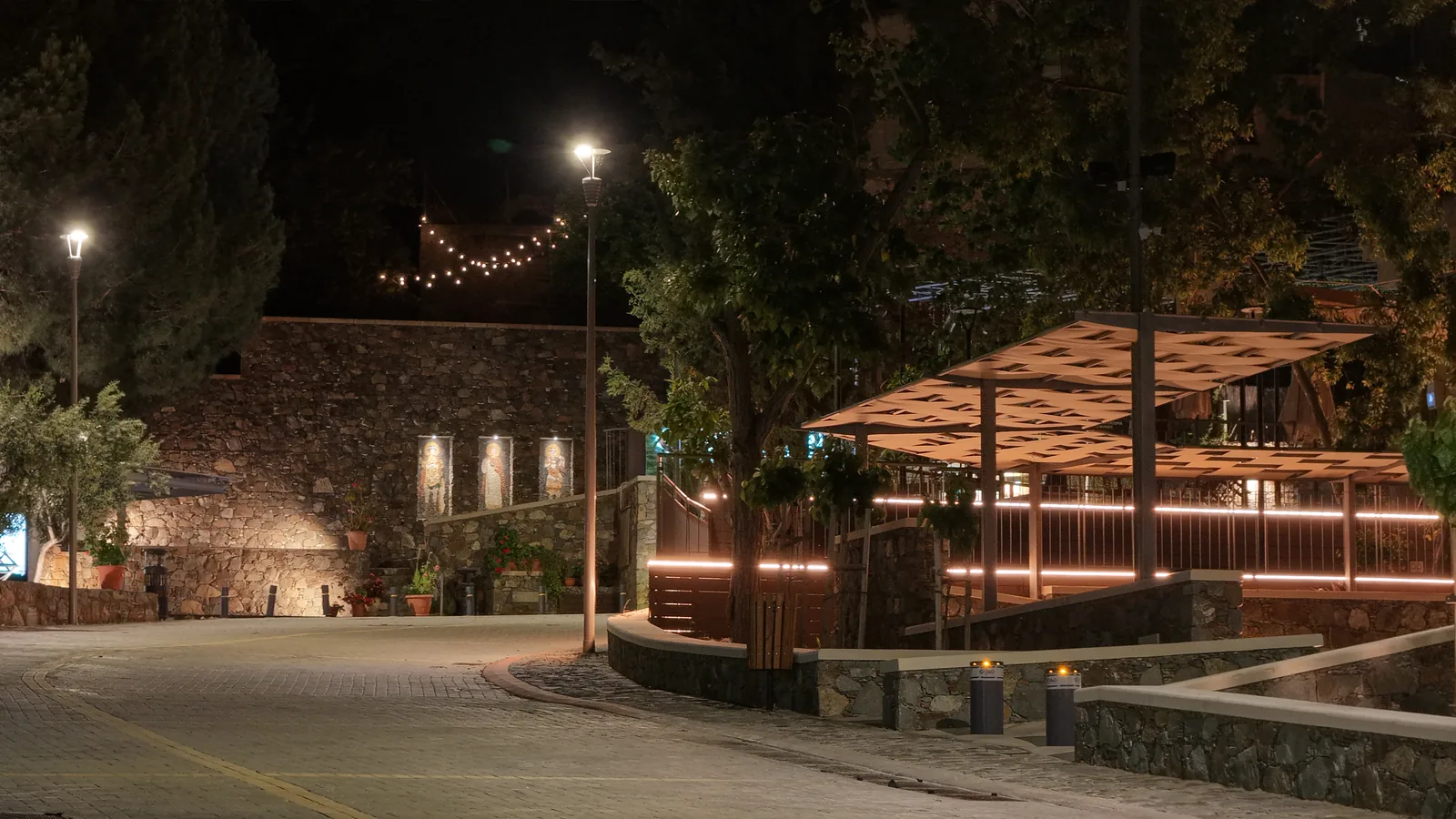 Gourri Community Square lighting installation — project photo 4